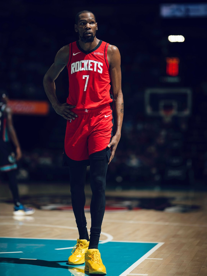 范弗里特盛赞杜兰特24分表现：稳定得分令人惊叹