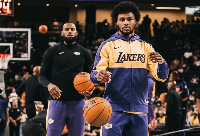 詹姆斯助攻布朗尼创NBA历史首例 父子同场闪耀湖