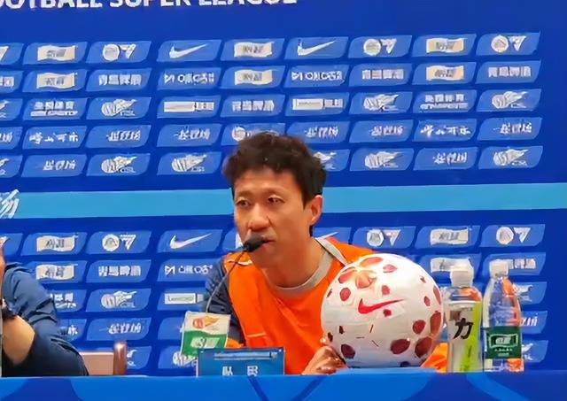 青岛海牛赛前发布会：米兰宋龙谈备战策略与泰